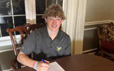 Forward Mark Evans Signs Tender with Bismarck Bobcats